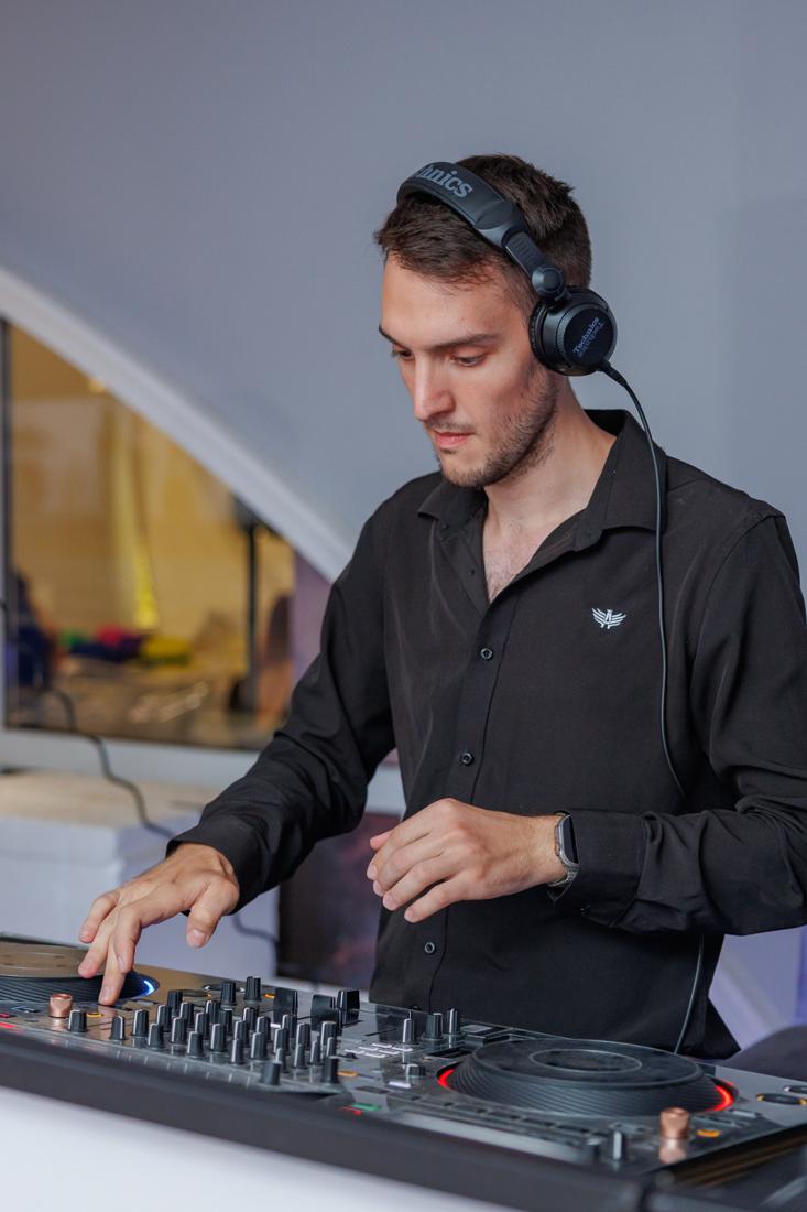 DJ az esküvőn